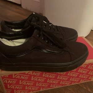 All Black Old Skool Vans, Skate shoes